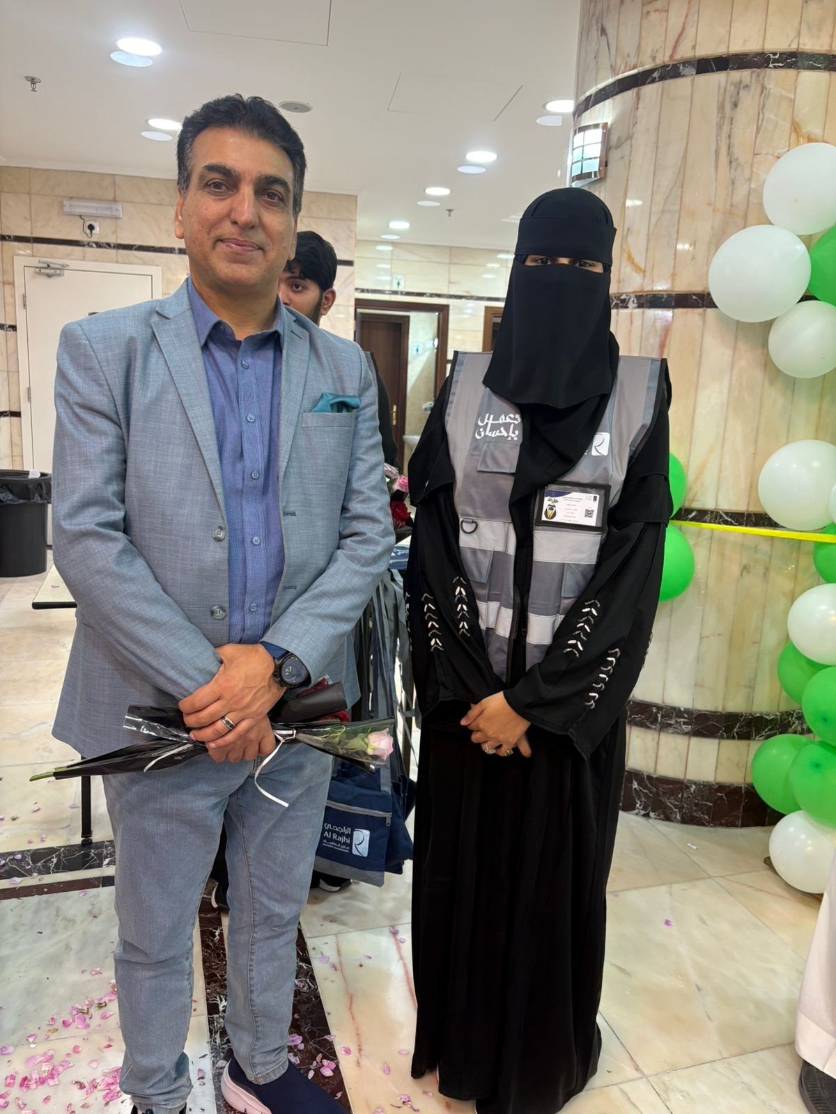 Aqsa Tanvir receiving appreciation from DG Hajj
